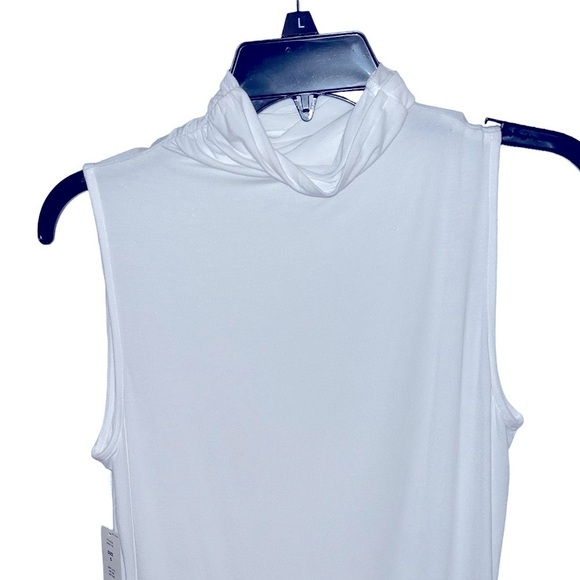 ❤️NWT Investments Essential White Top Size Small - Picture 5 of 8